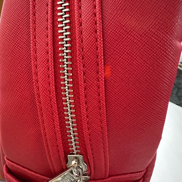 Loungefly Minnie Mouse Red Sequined Bow Backpack - Picture 4 of 10